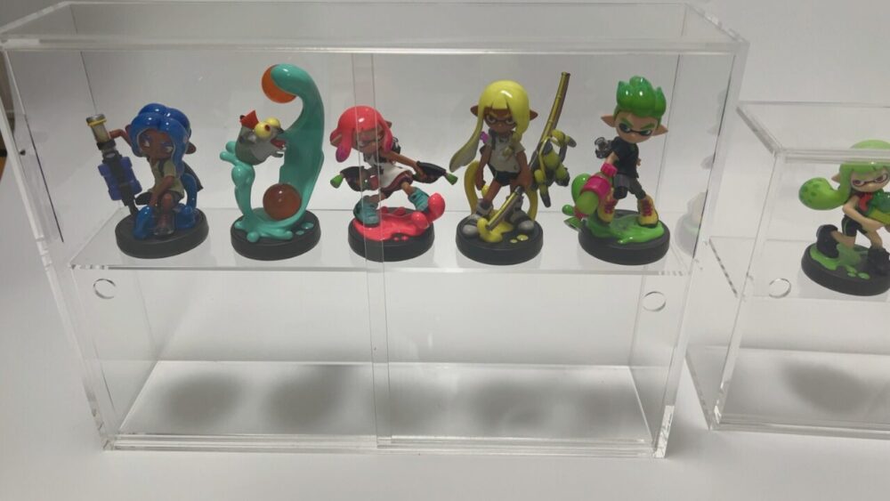 アクリルスタンド・大は5体アミーボを入れることが可能