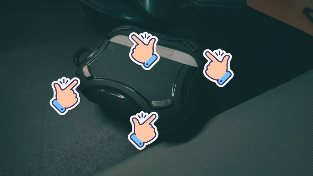 背面の様子。よく見ると四方向に磁石が付いている。そりゃ磁力が強いわけだ。